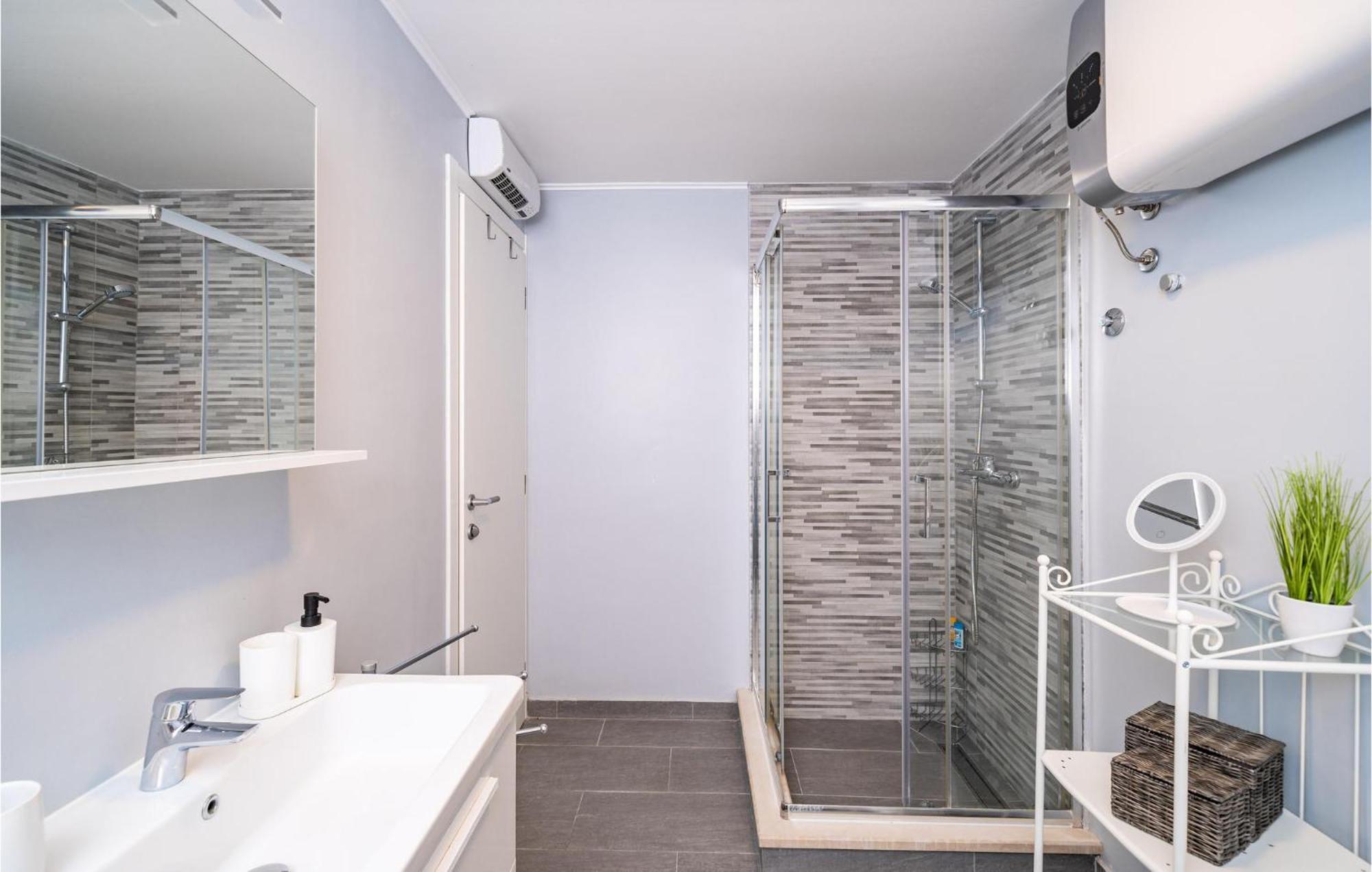 Nice Apartment In Dubrovnik With Kitchen Buitenkant foto